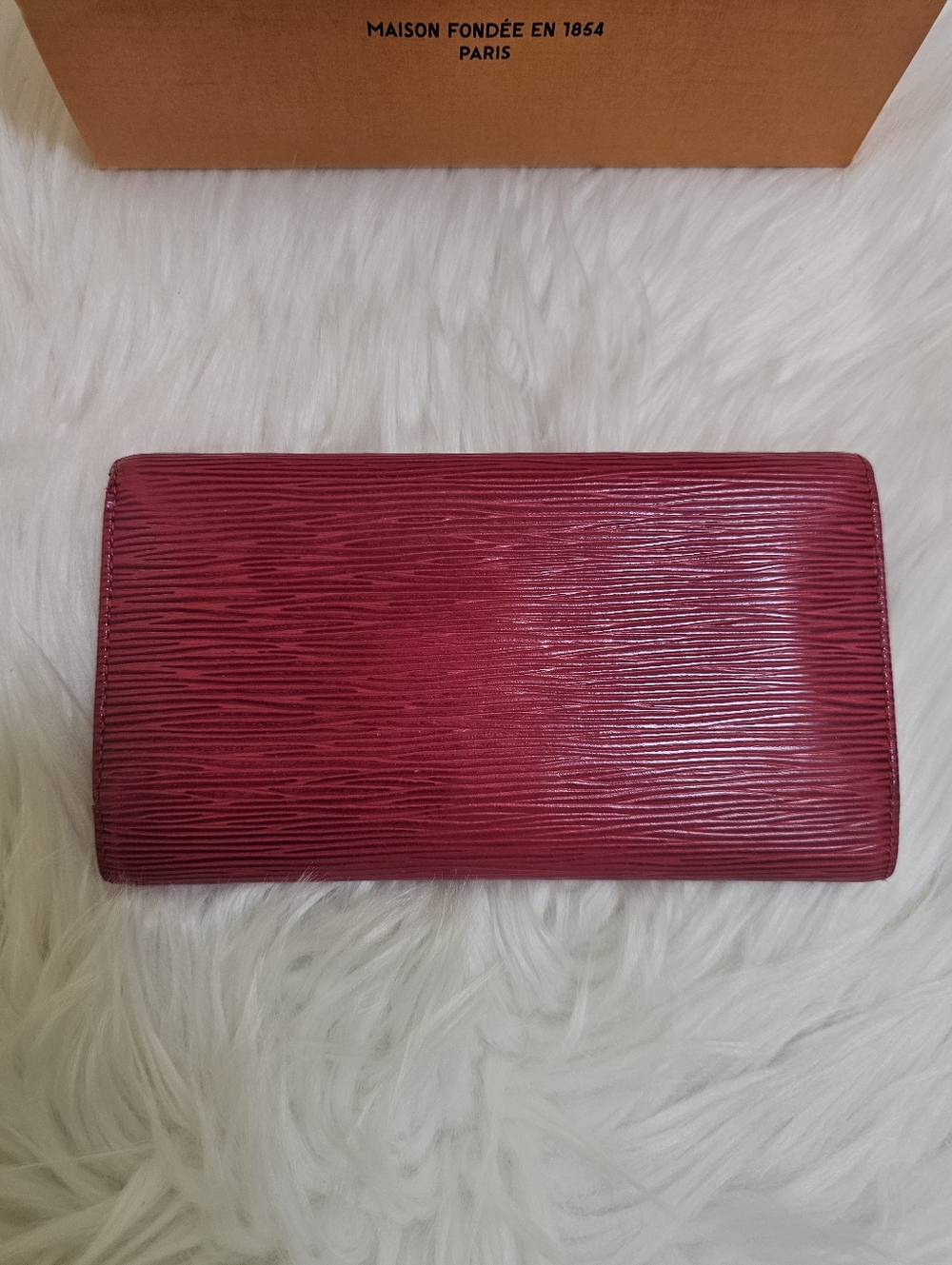 ❤️🎉HOST PICK🎉❤️Louis Vuitton Epi Porte- Tresor International Wallet - Picture 12 of 15